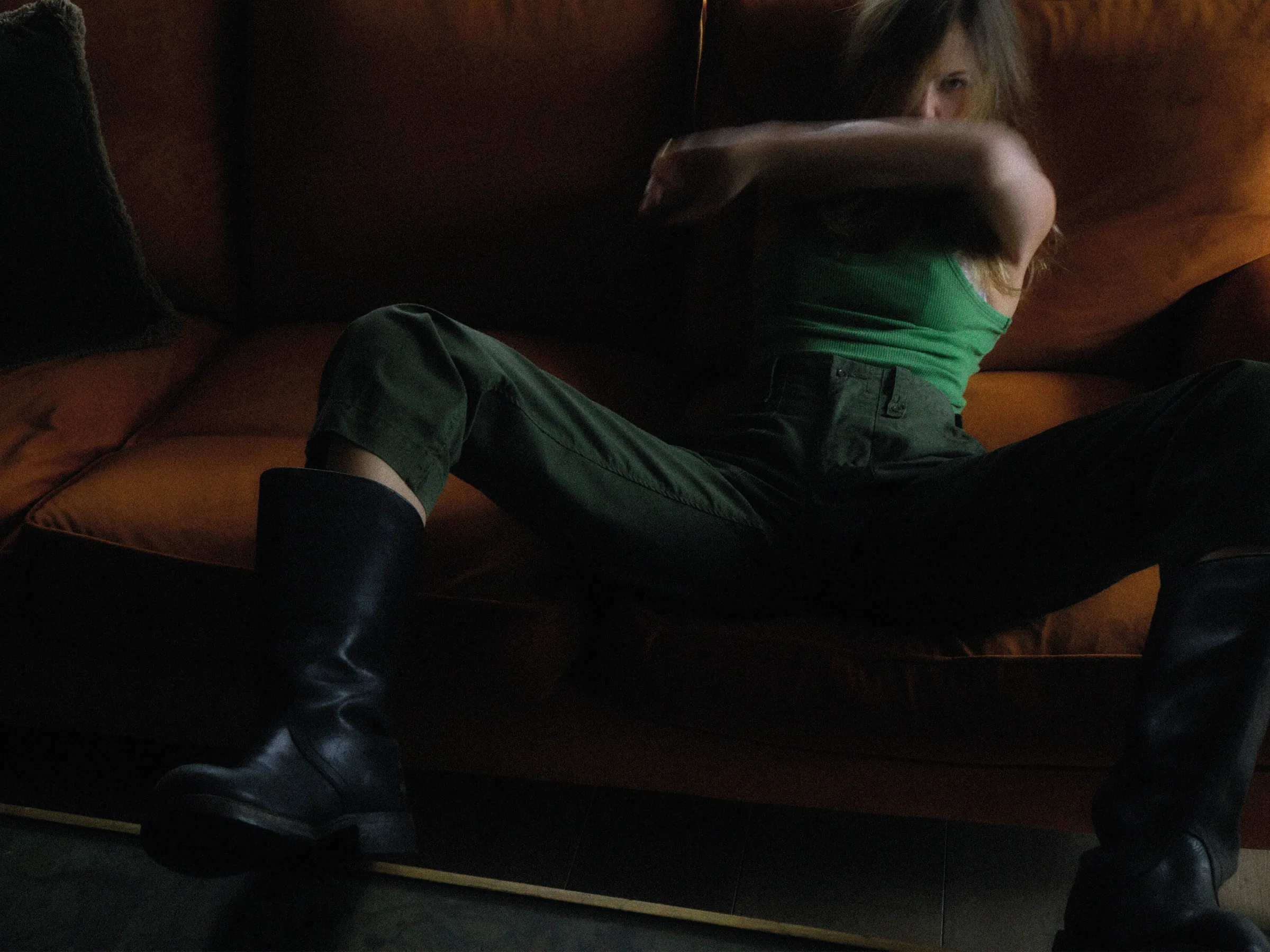 <p style="text-align:right;"><span style="color:hsl(0,0%,100%);">UNIQLO green vest, PAULALOVESVINTAGE green army pants, CAMDEN MARKET boots</span></p>